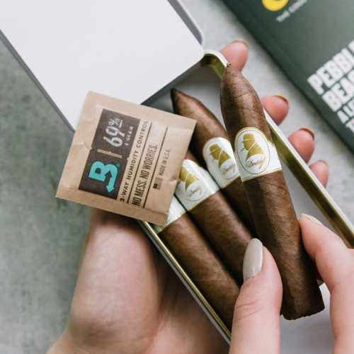 boveda and small cigar case