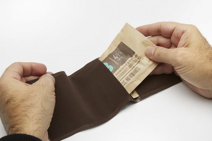 inserting boveda into fabric holder
